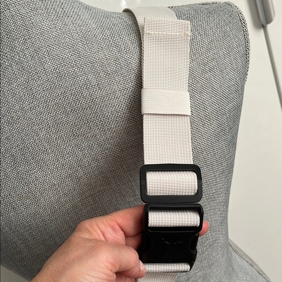 PUMA NWOT Core Pink Belt Crossbody Bag - Picture 8 of 13